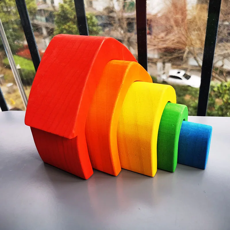 Brinquedos de madeira do bebê elementar arco-íris