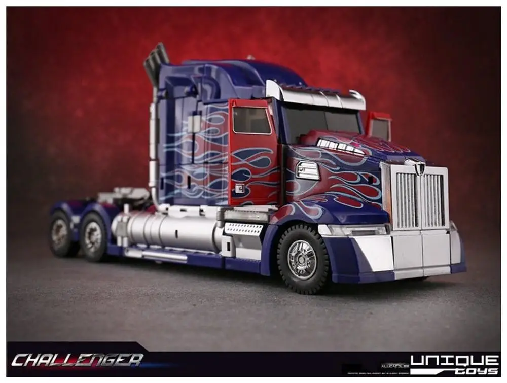 Новая трансформация уникальные игрушки UT R-02 OP Challenger OptimuPrime Gokin