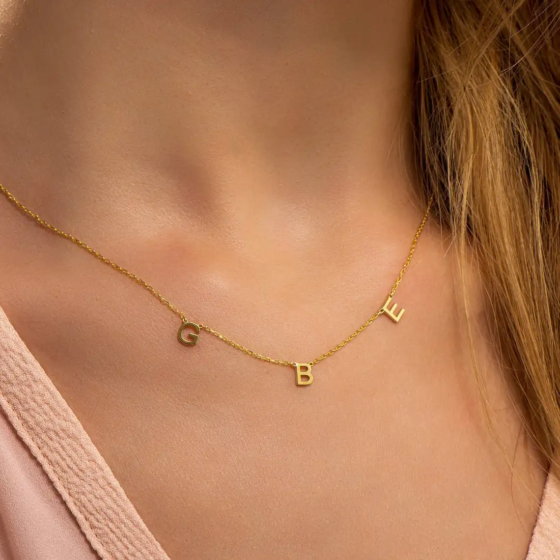 INBLUE Collane Iniziali Laterali Personalizzate per Donne Fidanzata Nome Inciso Personalizzato Acciaio Inox Grandi Lettere Ciondolo Collana Moda Gioielli Regalo per Compleanno Anniversario (1-S