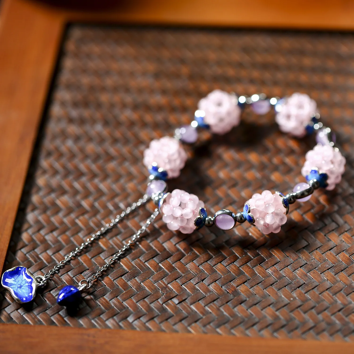 

Xiao zhen qing hua Origional Exquisite Bracelets Jade Emerald Weaving Staphylococcus Collocation Cloisonne Craft Cool Jewelry