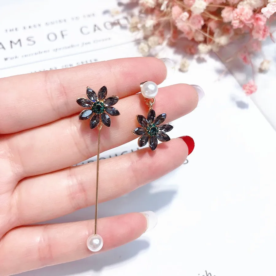 

2019 New Korean Trendy Asymmetric Flower Beaded Pendant Elegant Drop Earrings for Women Fashion Jewelry Earrings Hot Sale