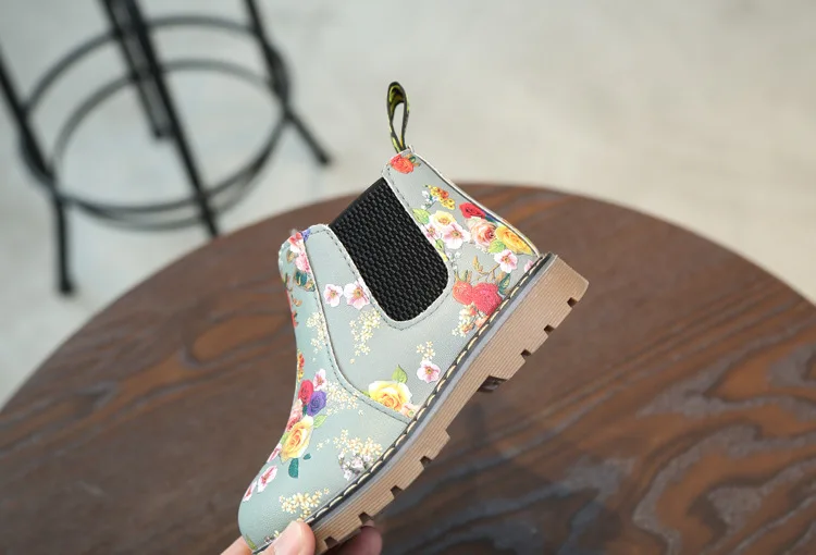 Ботильоны; Детские Плюшевые кроссовки из искусственной кожи для малышей; ботинки на молнии с цветочным принтом для мальчиков и девочек; повседневные зимние ботинки из водонепроницаемого материала