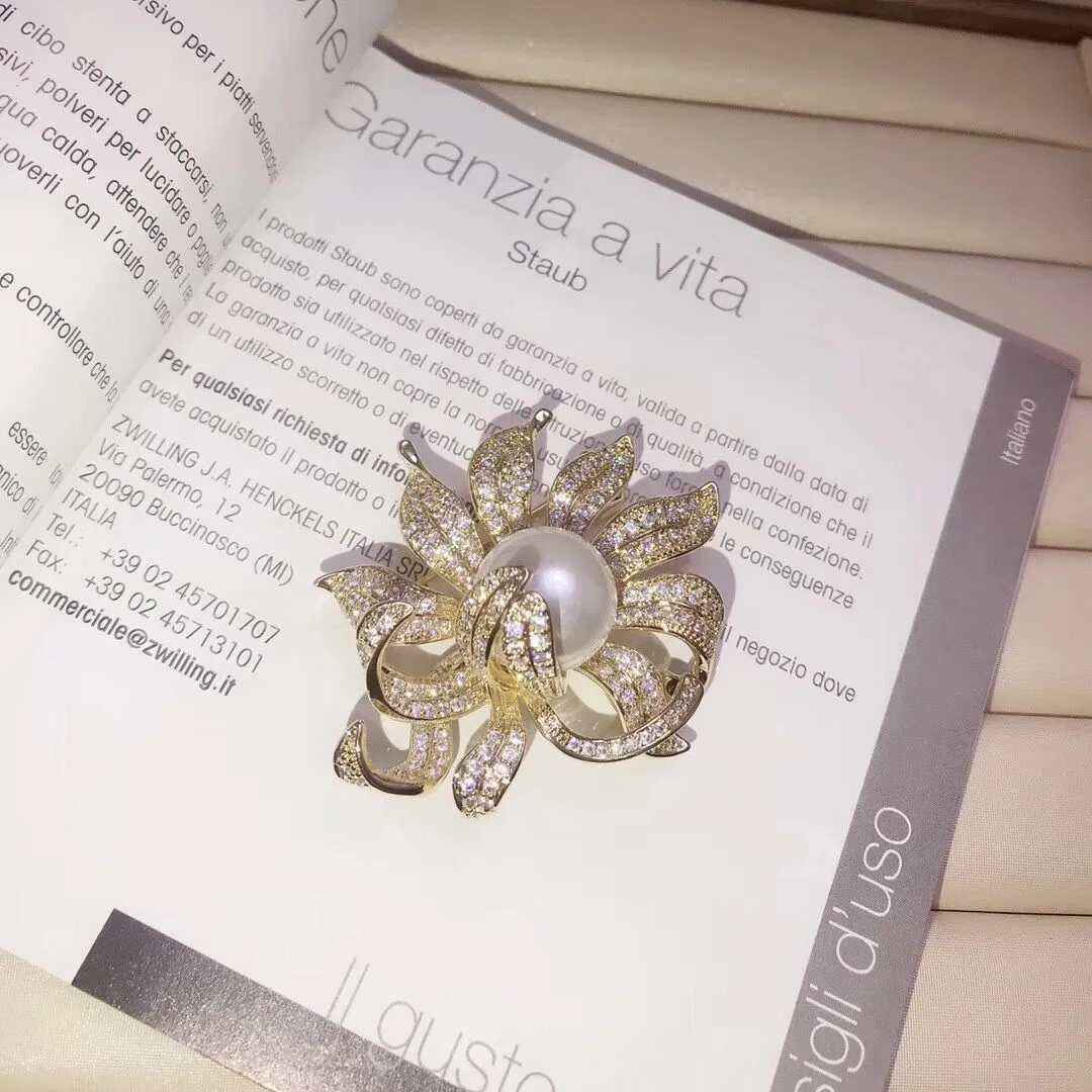 

DIY Accessory New Style Fashion European Version of Lotus Generous Elegant Pearl Brooch Top Grade Brooch Elegant Corsage Mountin