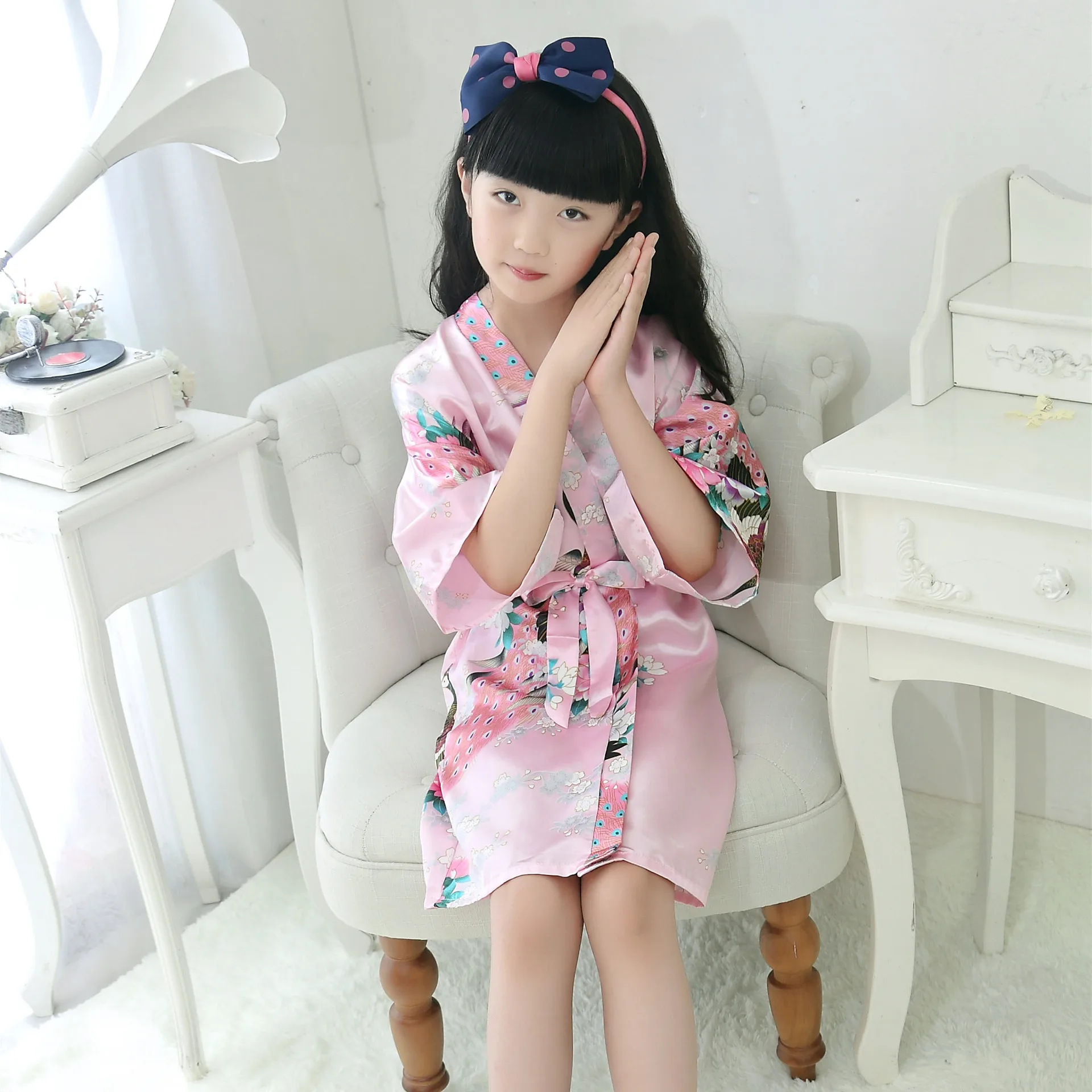 Весенние атласные шелковые халаты для детей кимоно с цветочным принтом для девочек детский банный халат с коротким рукавом, платье на шнуровке для подростков платье, одежда для сна - Цвет: Розовый