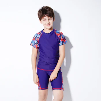 

Boys aged 8-16 wear two-piece swimsuits, children's sportswear, short-sleeved printed shirts and shorts
