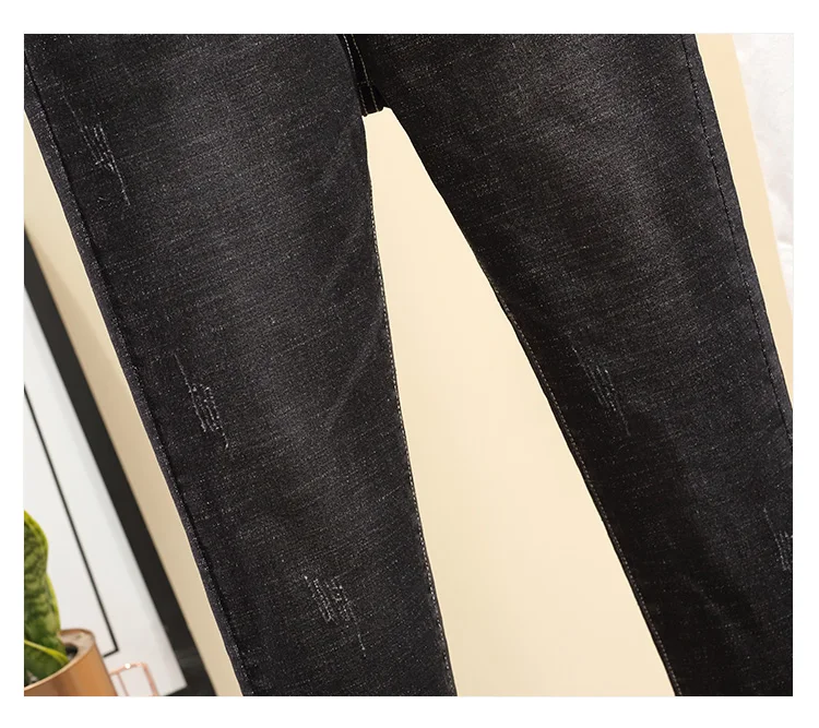 0_25_6277415403302549422