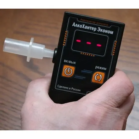 Алкотестер спиртометр алкоголь алкометр алкотестеры на алкоголь AlcoHunter Эконом сделано в России подарок год
