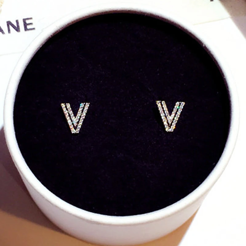 Ins Hot Sale Design Letter V Exquisite Shining Crystal CZ Earring for Women AAA Cubic Zirconia Stud Earrings Accessories Pendant - Image 4