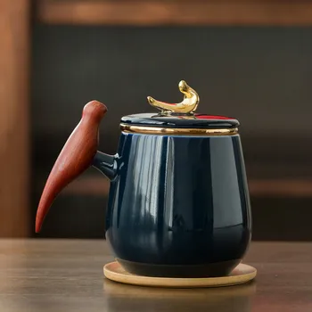 

Creative Bird Coffee Mug Ceramic Wooden Handle Milk Mugs Large Lid Self Stirring Tea Cups Kubek Do Kawy Creative Mugs AC50MU