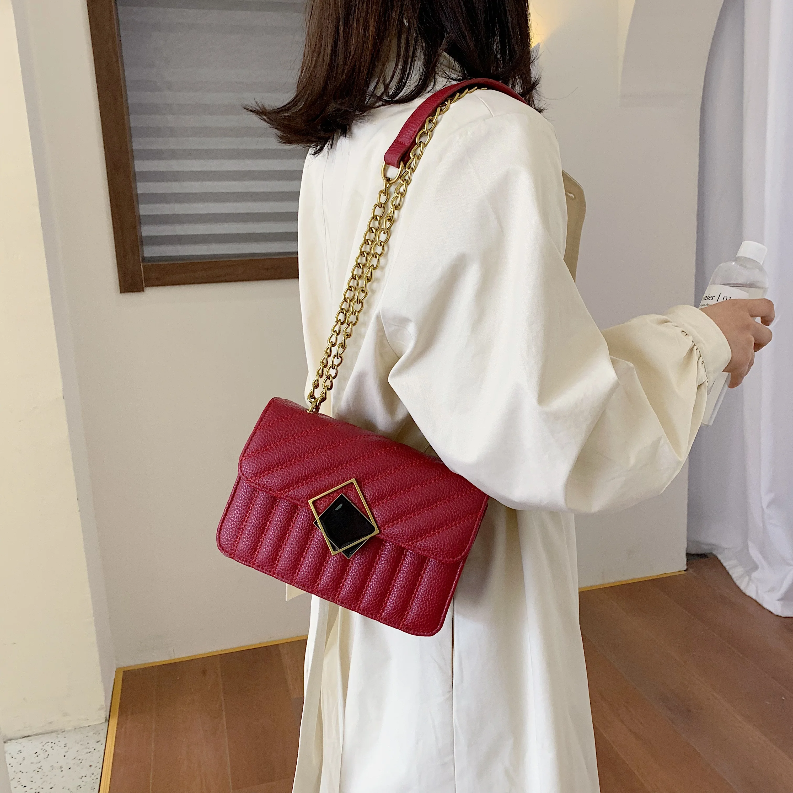 Goede Kwaliteit PU Lederen Crossbody Tassen Voor Vrouwen 2019 Ketting Lock Designer Schouder Messenger Bag Vrouwelijke Reizen Handtassen