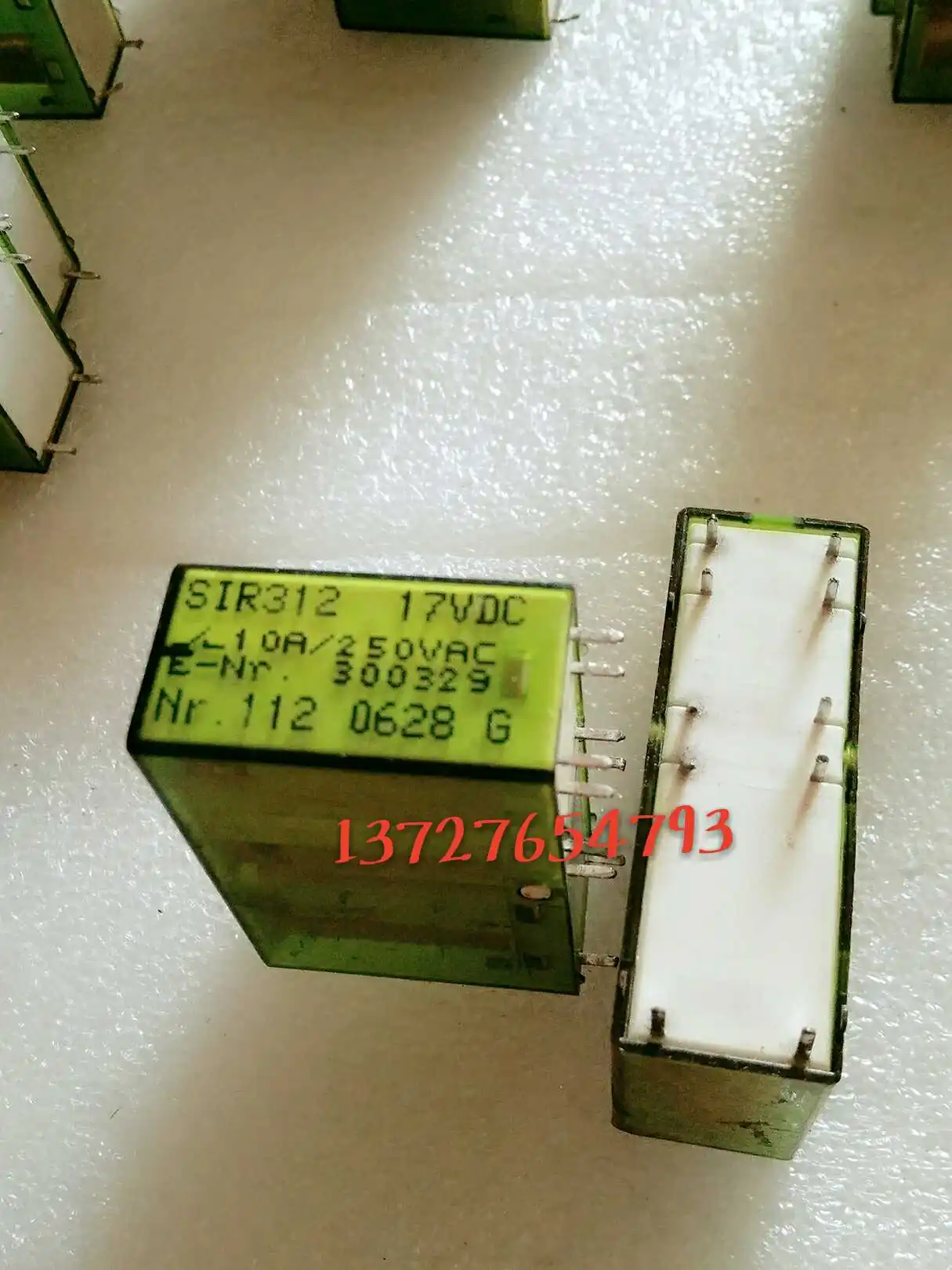 

Free Shipping 10PCS/LOT Switzerland Safety Relay SIR312 17VDC
