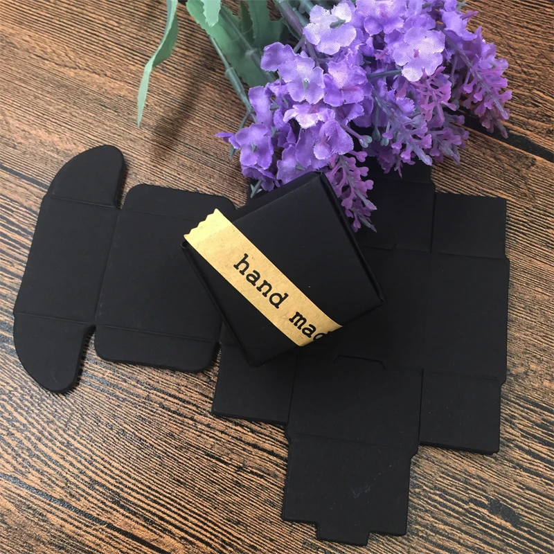 

50PCS 4x4x2.2CM Black Paper Packaging Boxes 200PCS "Hand Made " Sricker Labels For Gift Box Soap Candy Boxes Packaging Z253