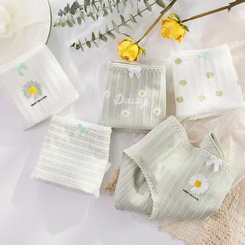 

6 pcs/lot Women's thread cotton underwear Japanese small daisy print fresh and cute girl mid-waist briefs