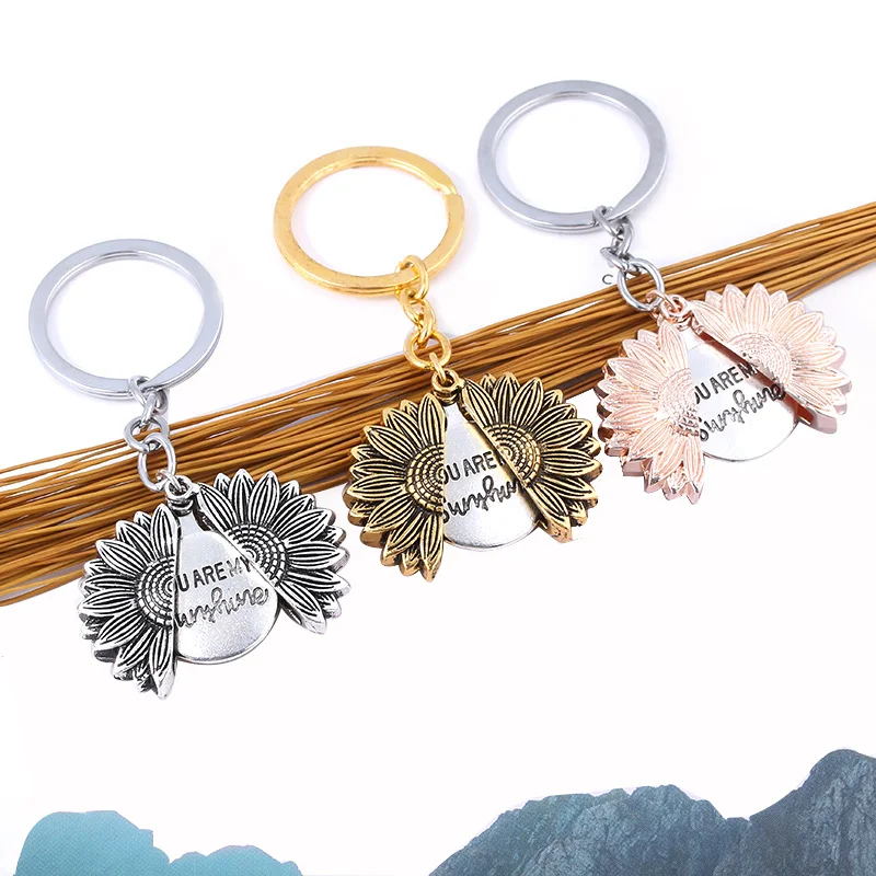 

RJ Memories Lover Custom Engraved Sunflower Keychain You Are My Sunshine Collar For Girl Friend Gift Keyring Couple Jewelry