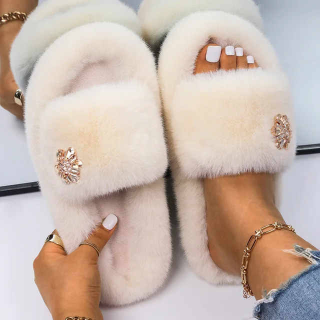 Fluffy Slippers Women Crystal Flower Decor Furry Sandals Elegant Ladies Home Flip Flops Faux Fur Slides Luxury Designer Shoes Beige1