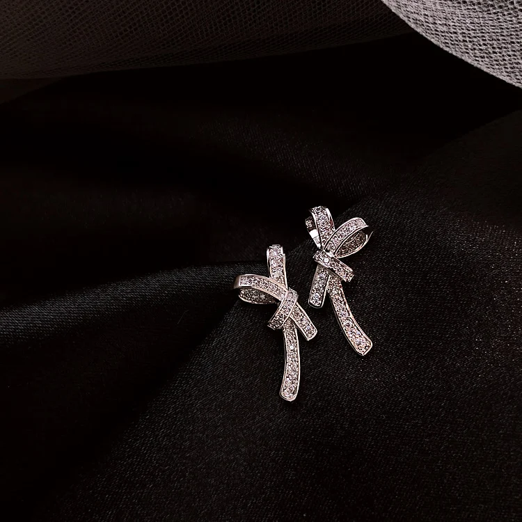 2025 Neue Zirkon-Besetzte Schleifenohrringe Koreanischer Sexy Damenschmuck Elegante Party- und Hochzeitsohrringe Modische Studentenohrringe – Detail 9