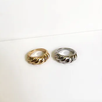 

2020 Hipster Design Ring Cold Wind Arc Wide Twill Twist Ring Ladies Simple Wide Retro Jewelry Gold French Fashion Women