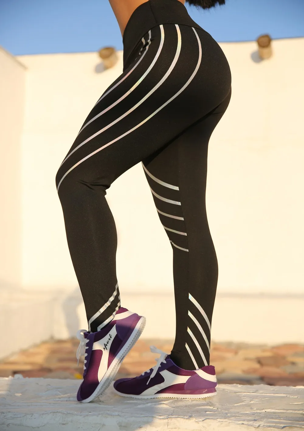 Светоотражающие штаны для йоги с лазерной печатью, черные эластичные штаны с высокой талией для бега, фитнеса, тонкие спортивные штаны, обтягивающие леггинсы, сексуальные штаны для йоги