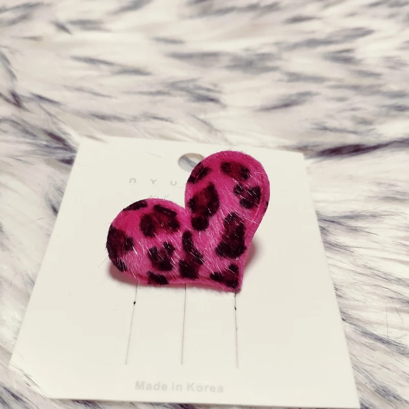 Имитация меха, серьги-гвоздики, розовый леопард, серьги с рисунком коровы, серьги-обручи, подарки на год, брендовые вишневые серьги в виде капель воды, солнечный свет