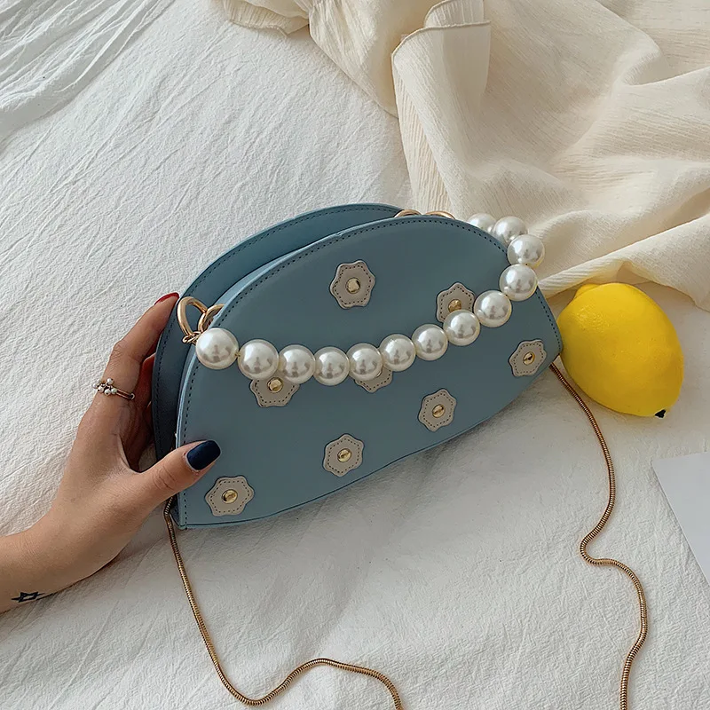 Korean version of female Pearl Tide handheld new single shoulder oblique satchel fashionable foreign gas semicircular bag - Цвет: Синий