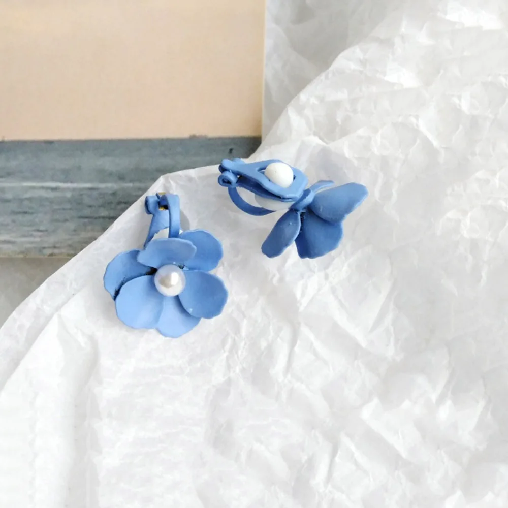

Blue Yellow White Flower Clip Earrings Without Piercing Sweet Plant Jewelry Non Pierced Ear Cuff Earring Female Earings