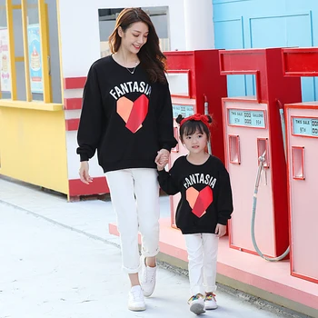 

Autumn Family Matching Outfit Winter Child-parents Clothes Babys One-piece Jumpsuit Mammy Pullover Tops Dad Son Cartoon Pullover