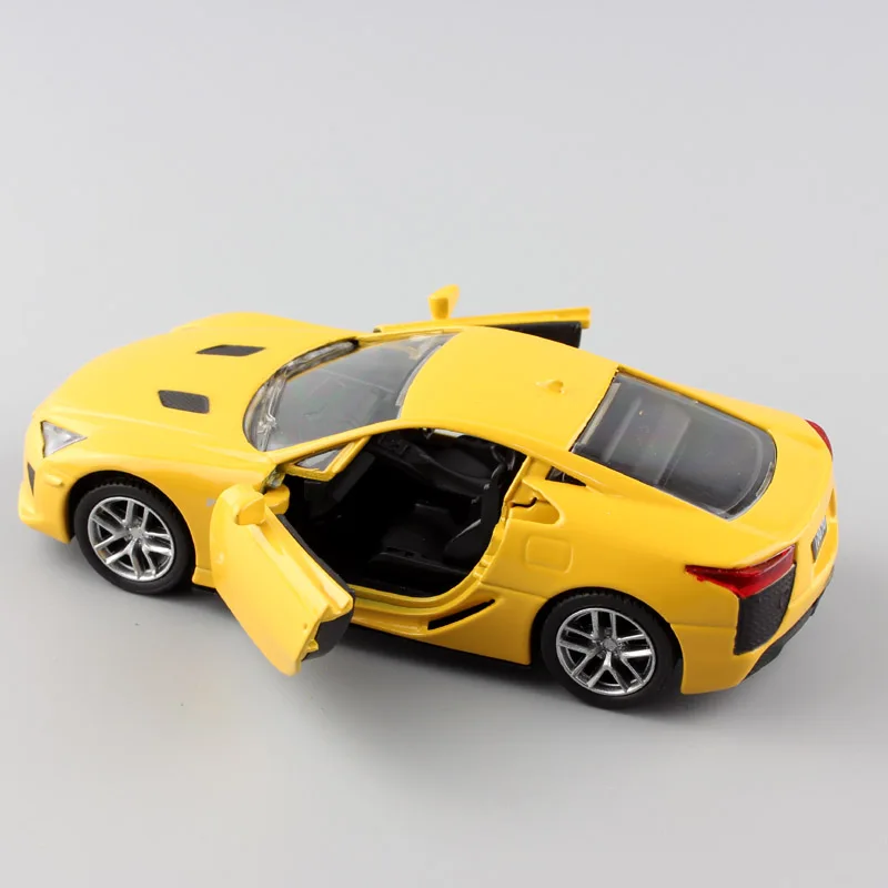 1/36 весы Малый automax Toyota lexus LFA спортивный автомобиль литые автомобили миниатюрный металлический оттягивающаяся назад модель игрушки Дети Мальчики Подарки