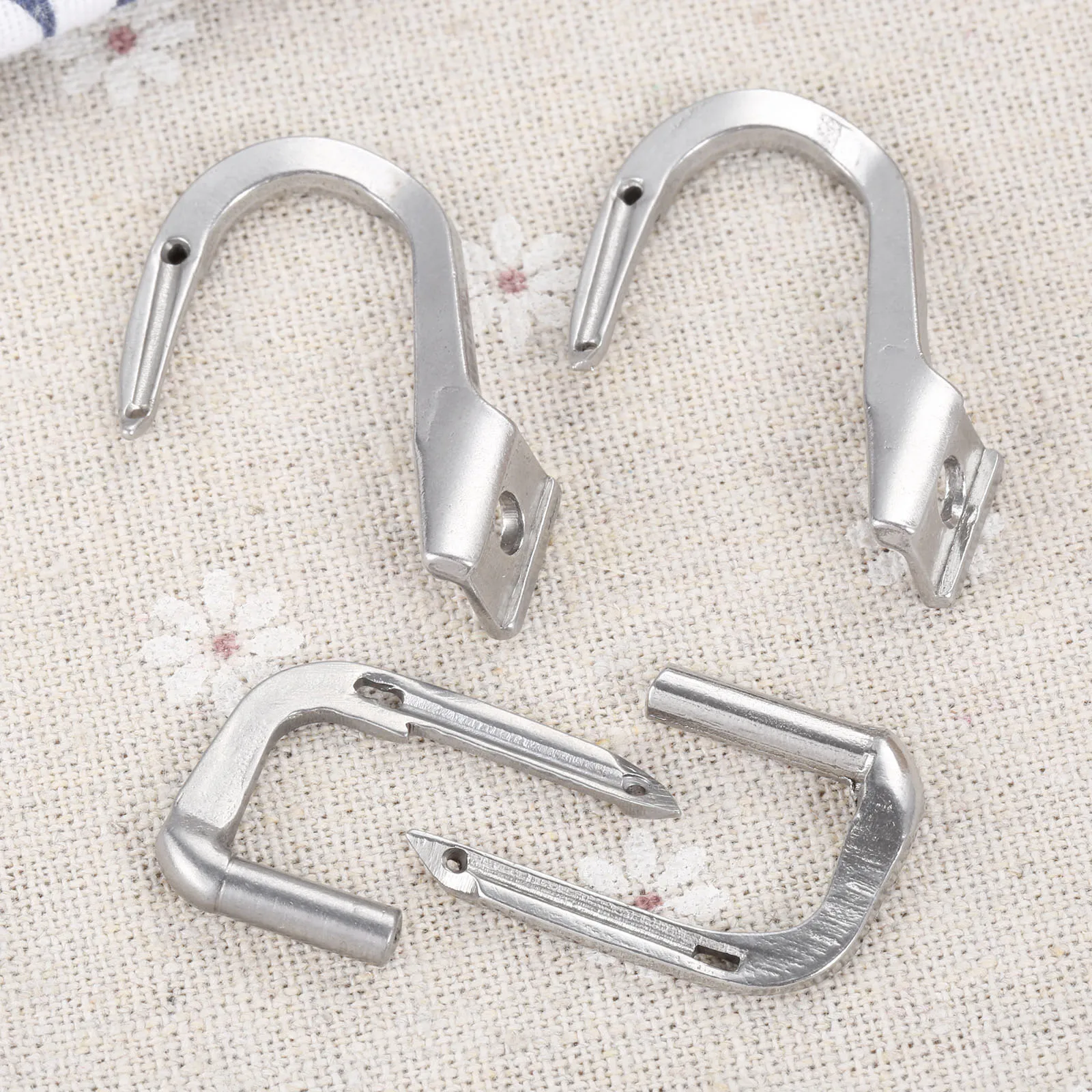 Old Fashion Household Sewing Machine Overlock Loop Machine Bending Needle Sewing Accessories