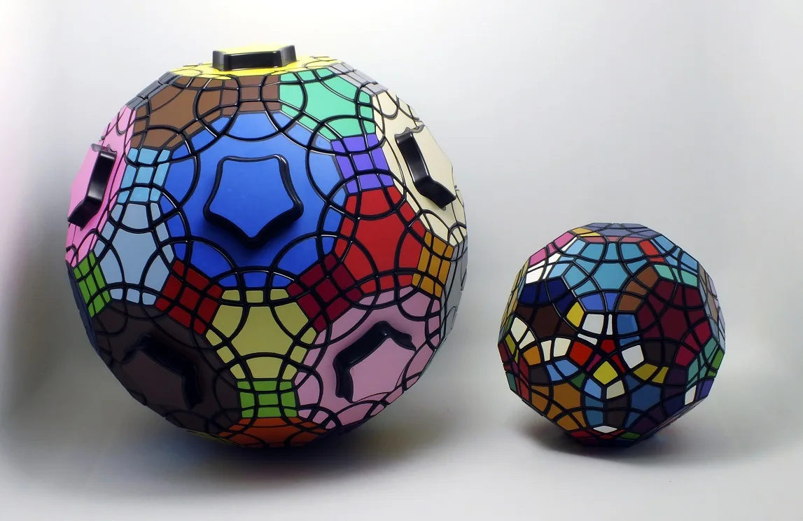 

Verypuzzle Dabao Ball Football Rubik's Cube Black And White with Pattern Relaxation Intelligence Rubik's Cube Educational Toy