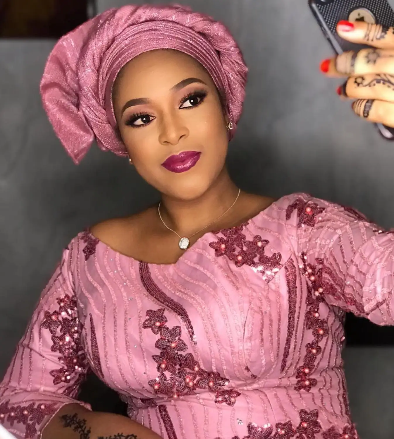 

Nigerian Lace Fabric 2019 High Quality Lace Sequin 5Yards Fabric Pink Lace Fabric Party Dress For Woman Lace Material GD2524B-1