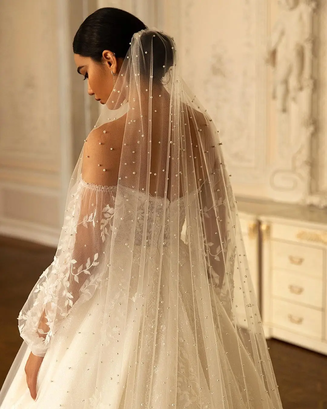 TOPQUEEN V05 Pearls Wedding Veils with Comb 100% Handmade Beaded Wedding Accessories 3M Cathedral Wedding Veil  Luxury Elegant