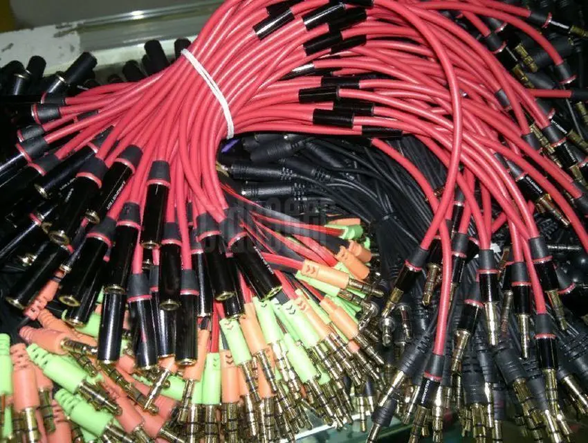 3 5mm Jack Stereo Audio Y Splitter Male to 2 Female Cable Adapter Headphone Plug For Earphone Speaker Phone Laptop MP3 300pcs