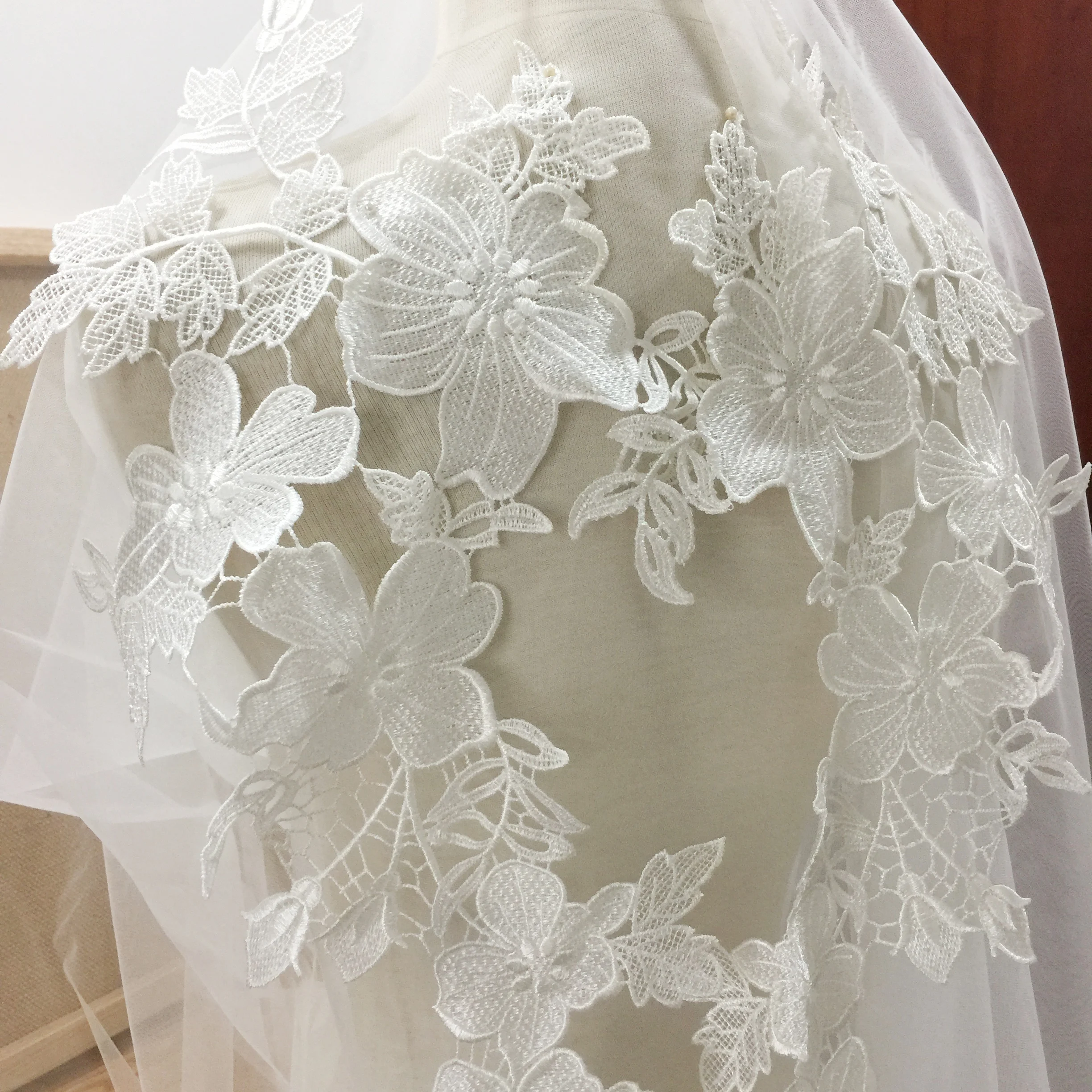 

3 pairs 6 pieces Exquisite venice embroidery lace applique , large flower lace motif pacth for veils, bridal gown bodices