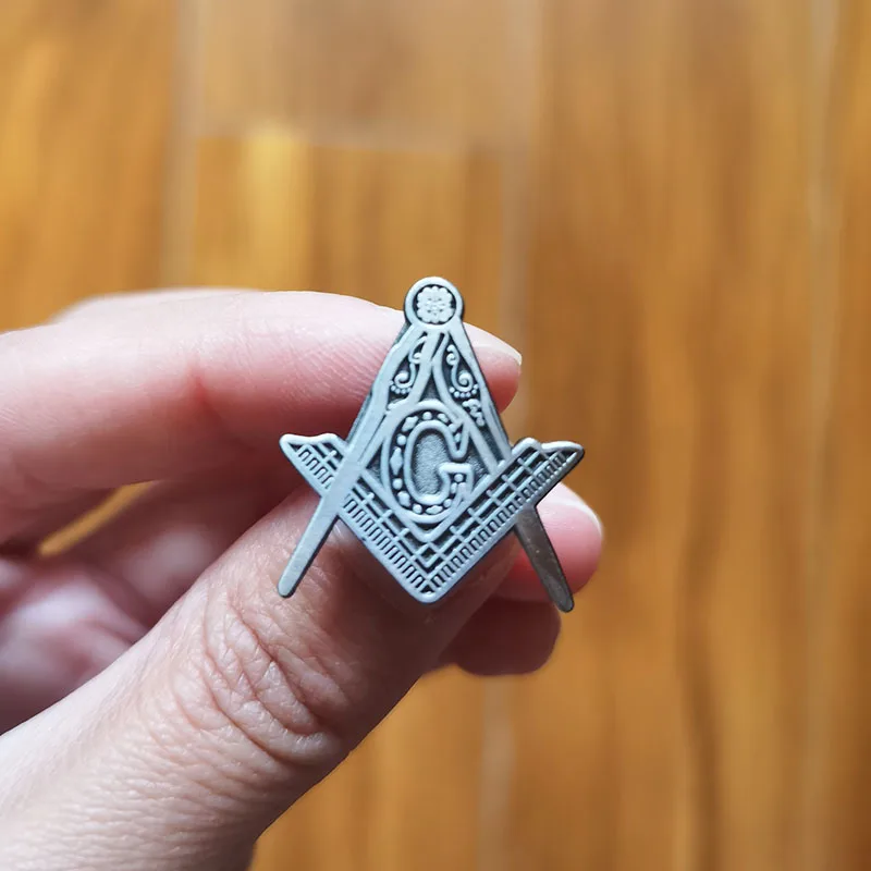 

Masonic 2 Degree Square and Compass Lapel Pin Letter G Freemasons Brooch Metal Badge Masons Antique Silver Color