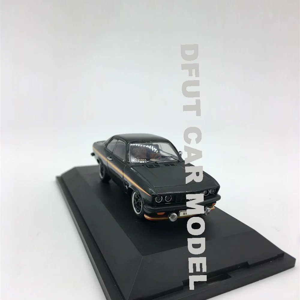 1:43 сплав игрушка с инерционным механизмом Manta A GT автомобиль модель детских игрушечных автомобилей авторизованный игрушки для детей