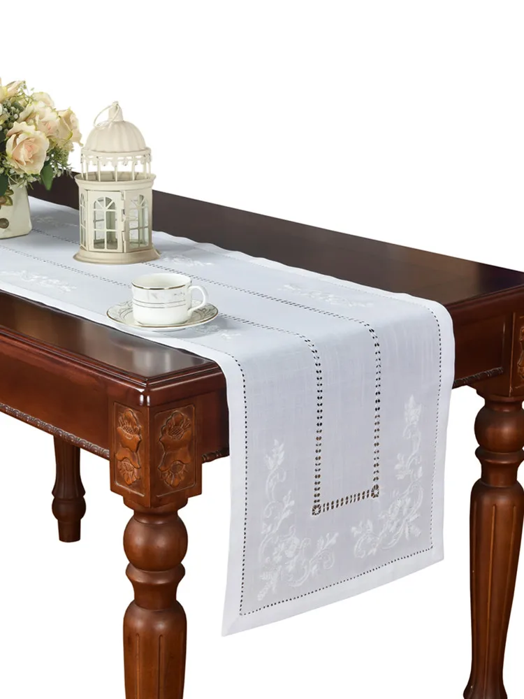 Eleganter Tischläufer mit Hohlsaum, speziell behandeltes Polyester, Leinen-Optik & waschbar, Kamille – Detail 1