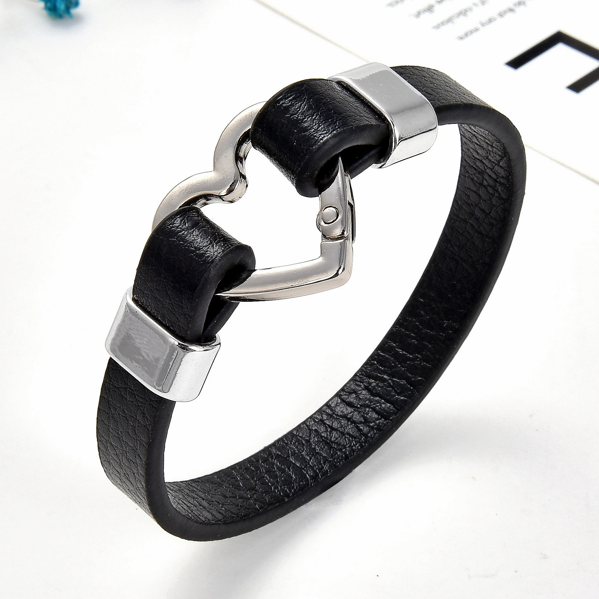 Trendy Heart Shape Spring Clasp Women Bracelet Gold Color Metal Black Leather Bracelets Girl Fashion Jewelry