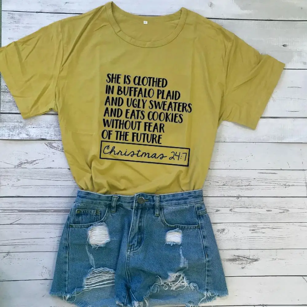 Mustard-black txt She is clothed in Buffalo, клетчатая футболка, Милые новогодние майки для женщин, слоган, Повседневная красная Эстетическая футболка, девичник, вечерние топы - Цвет: Mustard-black txt