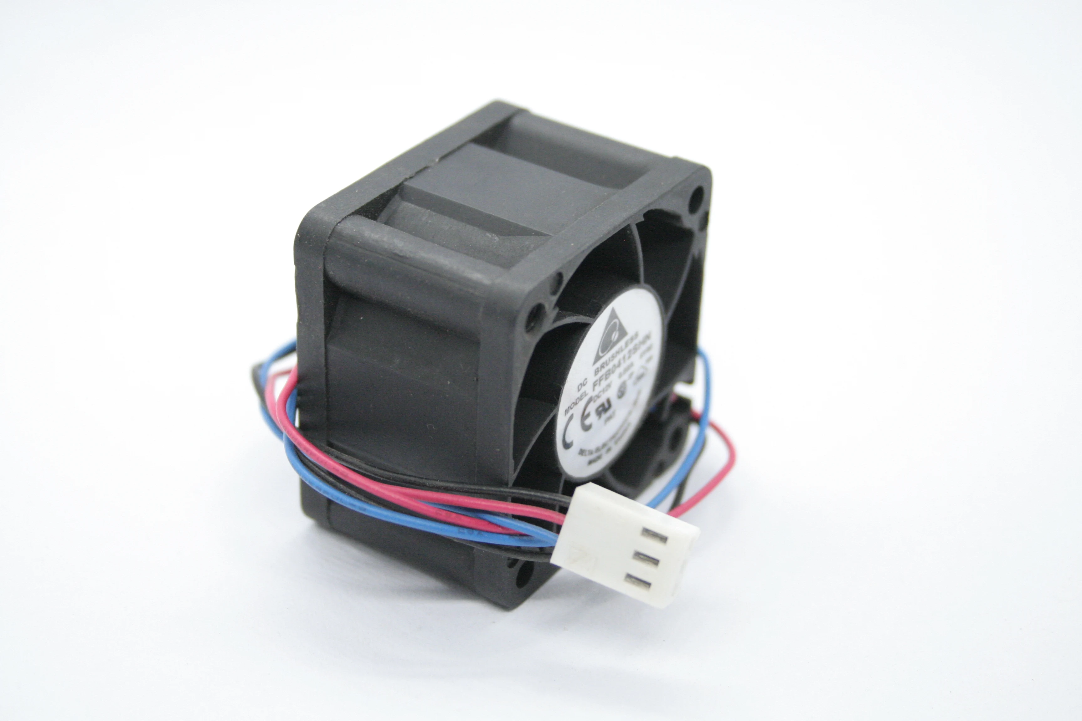 Delta FFB0412SHN 4028 40x40x28 мм 4 см DC 12V с трапециевидным силуэтом и ШИМ или 3 линии инвертор