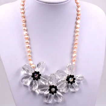 

Natural Freshwater Freshwater Pearl Big White Crystal Flower Pendant Necklace