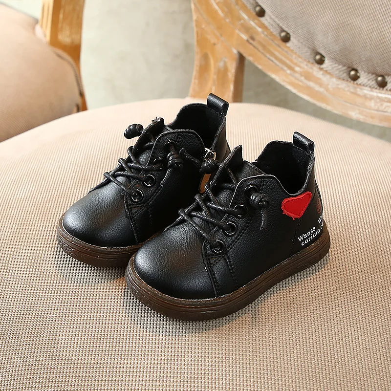 Детские ботинки для малышей с милым принтом в виде сердца; Повседневная обувь из искусственной кожи на мягкой подошве; цвет черный, бежевый; SX241 - Цвет: SX241Black