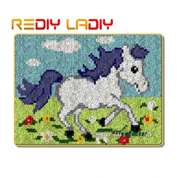 

Latch Hook Rug Kits Crocheting Carpet Rug White Horse Acrylic Yarn Pre-Printed Canvas Cushion Mat Crochet Wall Tapestry Crafts