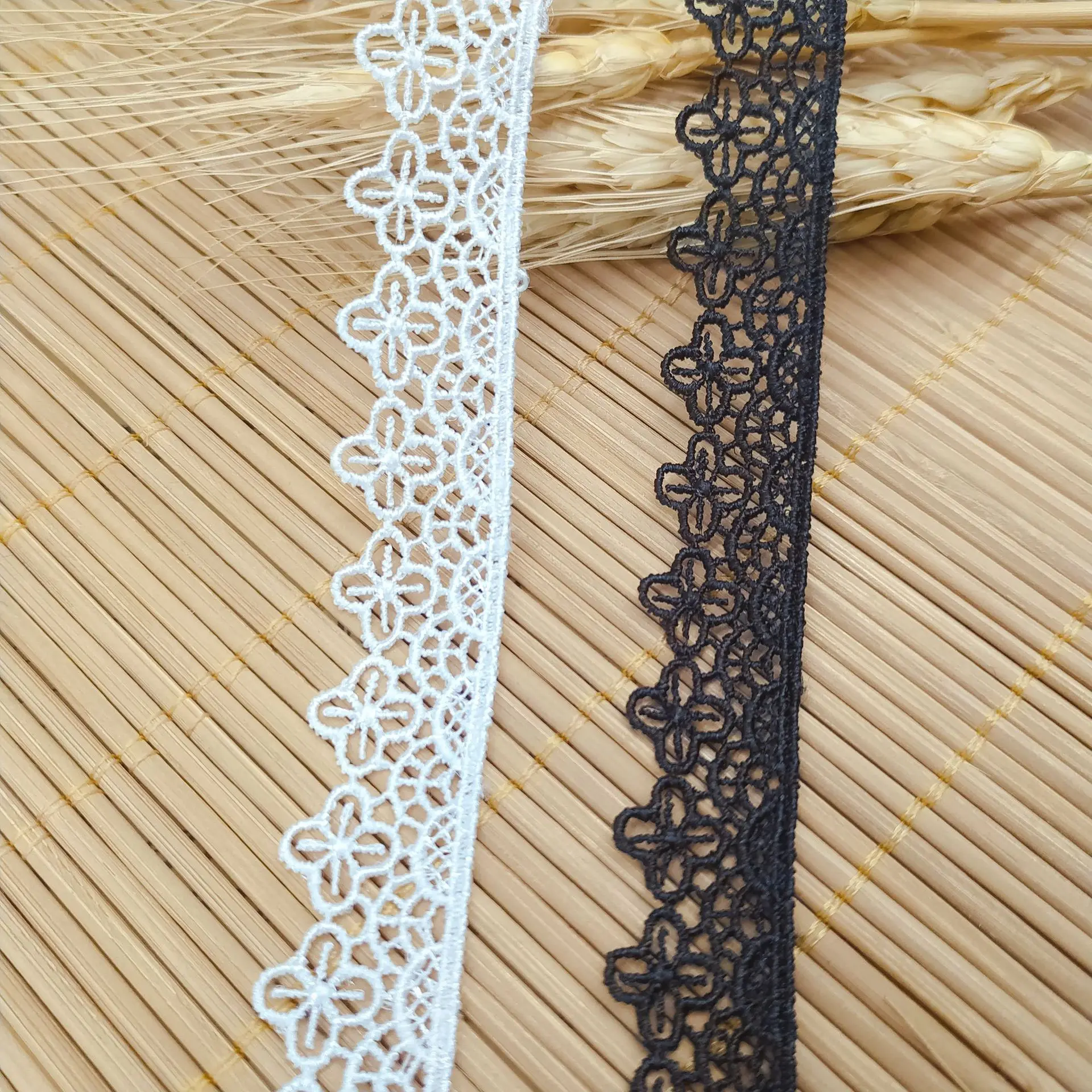 

60Yards New Flower Pattern Embroidered Lace Edge Trim 18mm Width White Home Applique DIY Sewing Craft Ribbon Wedding Accessories