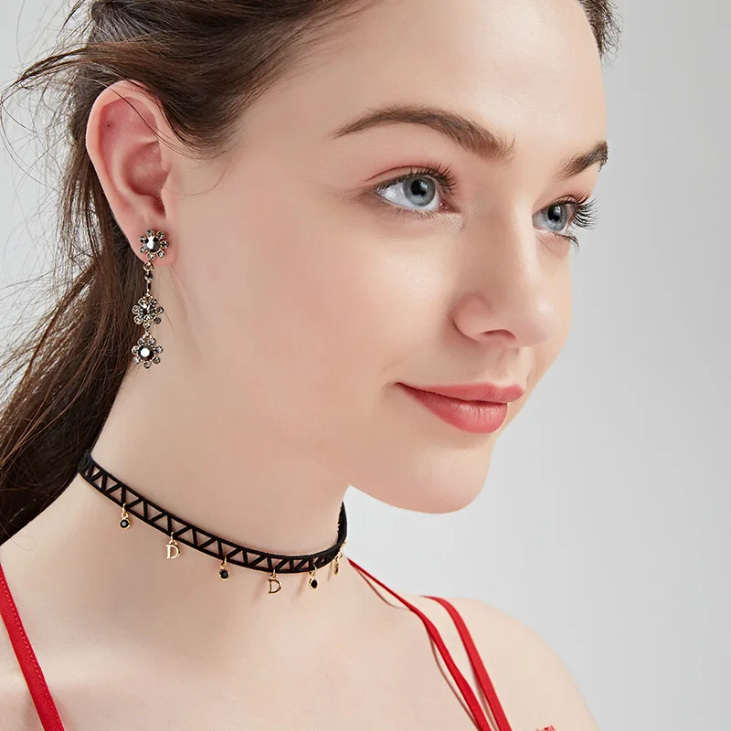 Simple Vintage Letter Shape Choker Necklace Korean Style Hollow Black Rope Velvet Collar Leather Collier Femme Chocker Jewelry