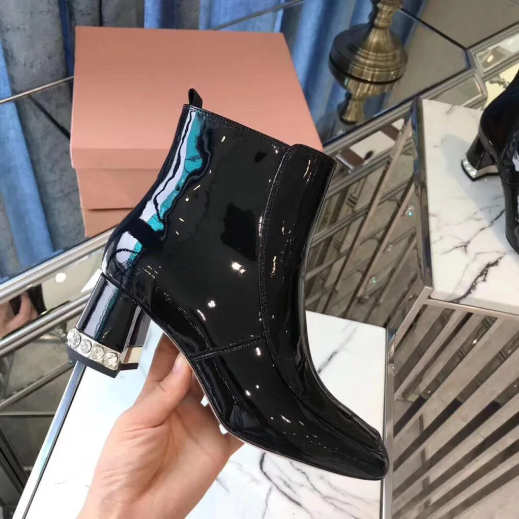 Hot Genuine Leather Boots Women Classic Shoes Woman Crystal Decor Heel Women Shoes Round Toe Ankle Boots Leisure Round Heels
