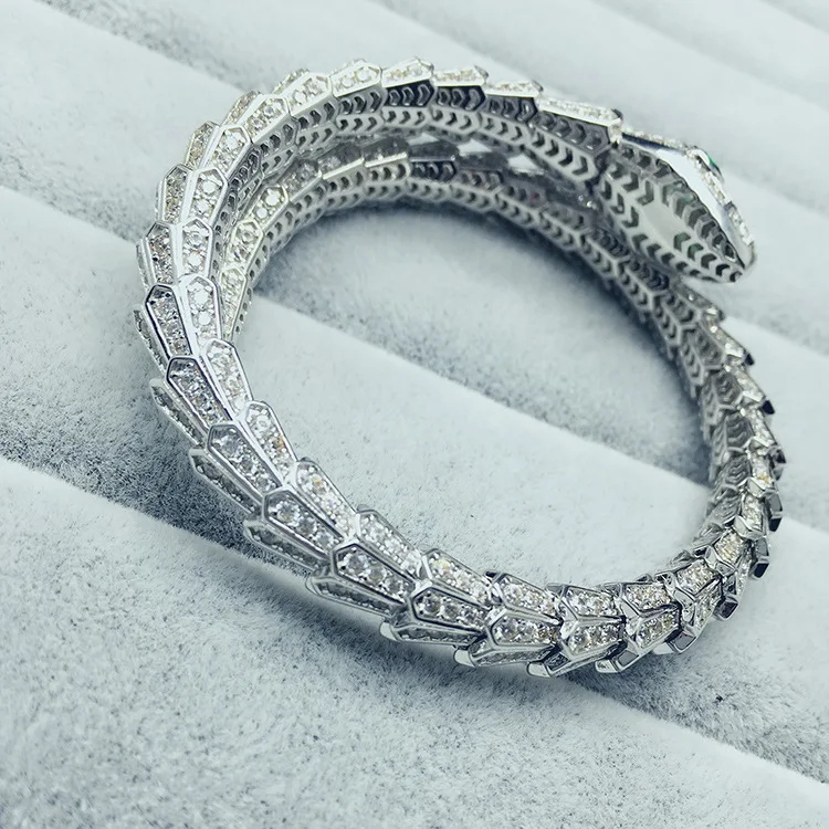 7790212555_337697608