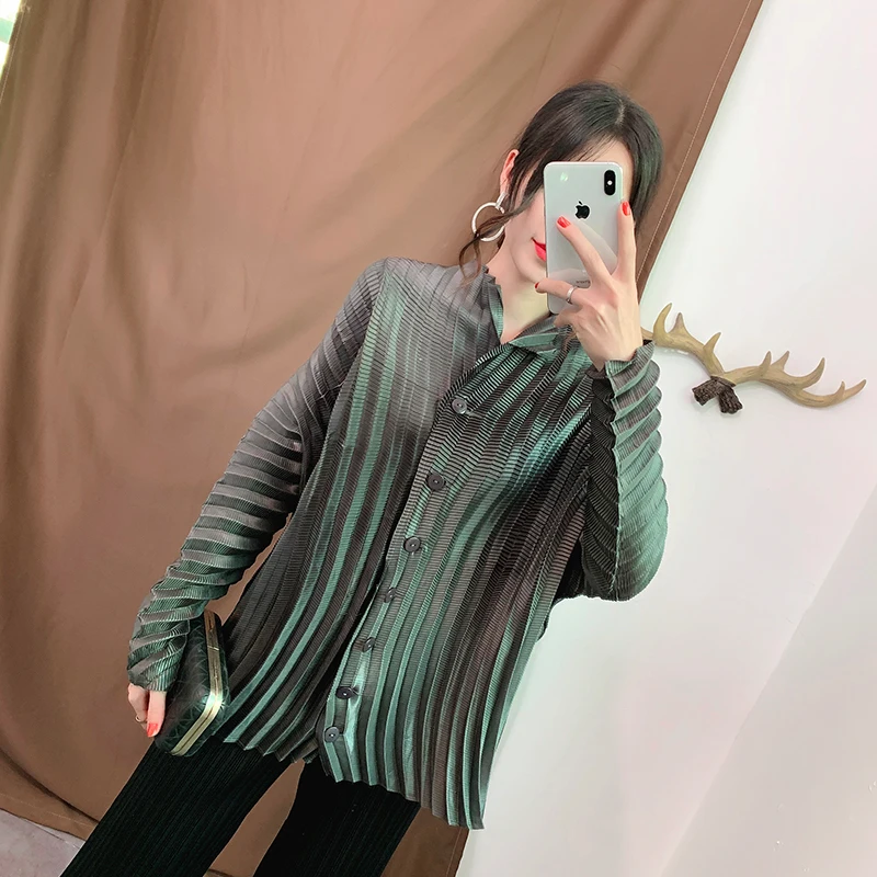 

Japan Style Pleated Jacket Women Full Sleeve Solid Stand Collar Coat Single Breasted Loose Tops Plus Size Women Jacket 2019 New
