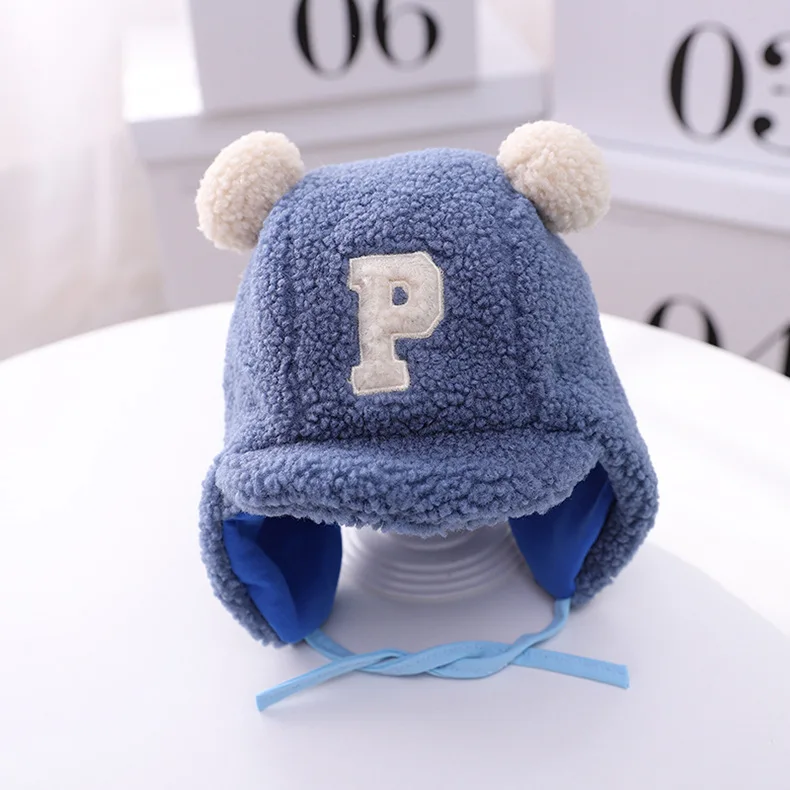 Boné para Crianças Inverno Bebê Meninos Letra Cordeiro Veludo Earflap Chapéu Duplo Pompom Criança Gorro p 2 Boné de inverno para bebês, chapéu com