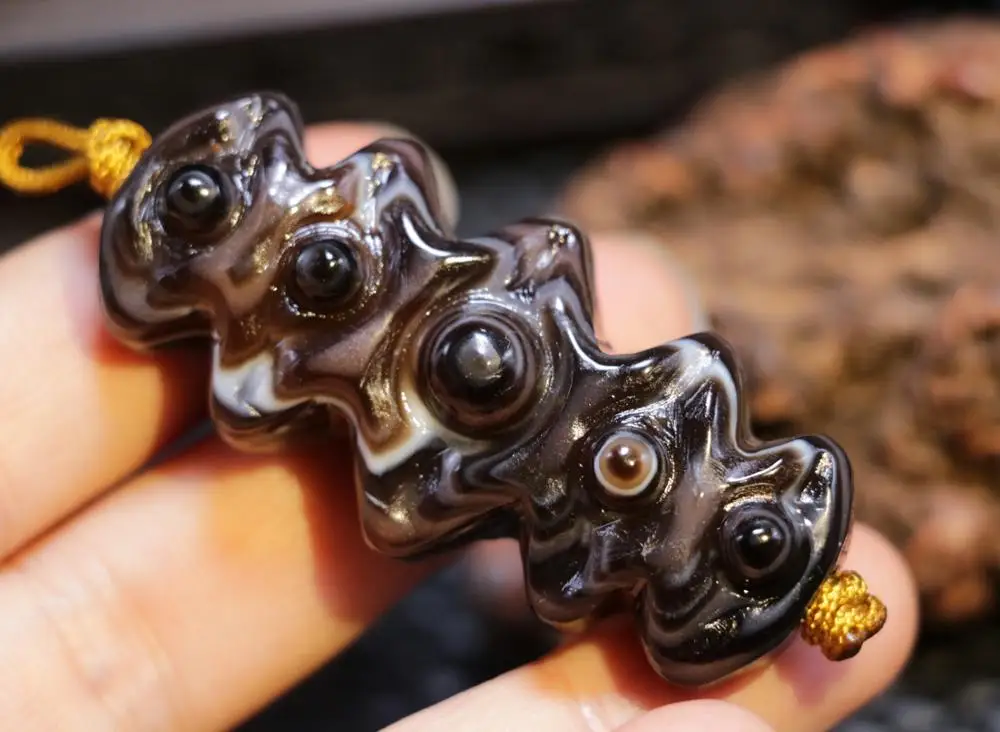 

Big Treasure TalismanMagic Power Tibetan Onyx Sculptural A Group 5 Heaven Eye Pendant Amulet UPD30b Timestown