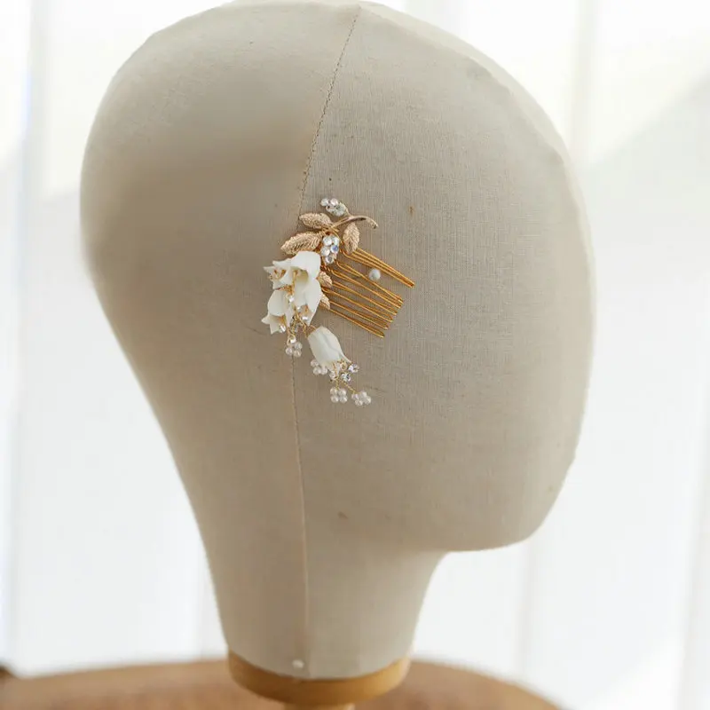 Ретро Белый цветок с жемчугом и кристаллами гребень для волос для невесты золотой лист Свадебные аксессуары для волос